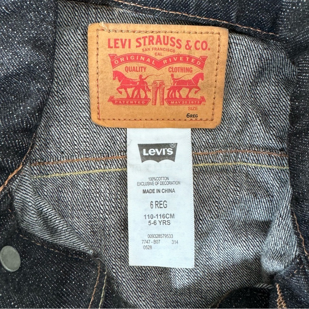 Levi's Black Denim Jacket Kids Size 6 Reg Trucker Coat 5-6 Years - Picture 4 of 4